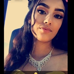 Meet your Posher, Nayeli